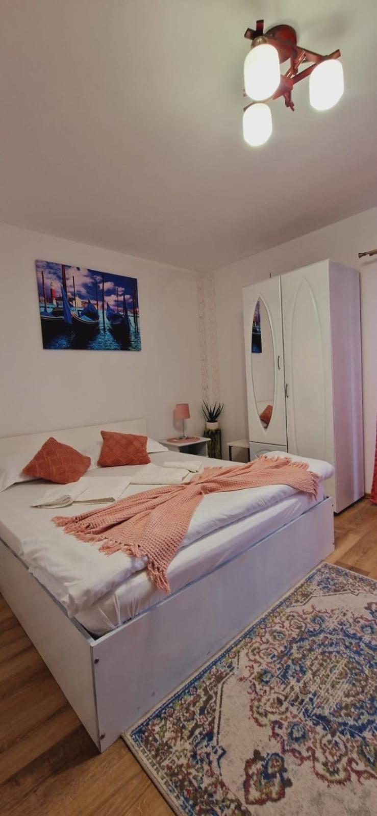Pensiune Pastravarie La Pintea Haiducu Deseşti Exterior foto