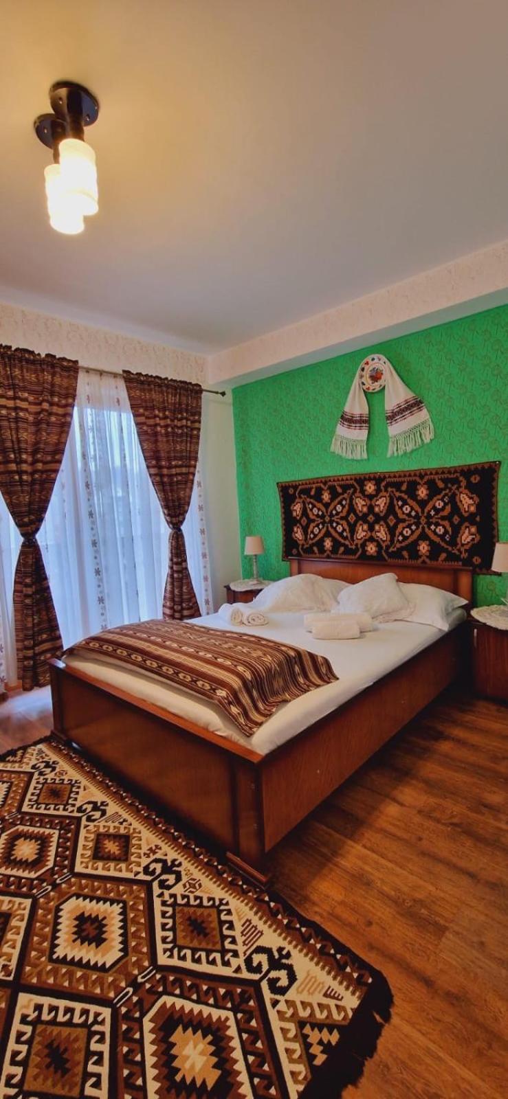 Pensiune Pastravarie La Pintea Haiducu Deseşti Exterior foto