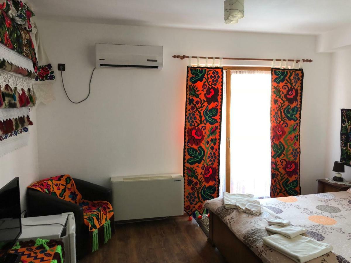 Pensiune Pastravarie La Pintea Haiducu Deseşti Exterior foto